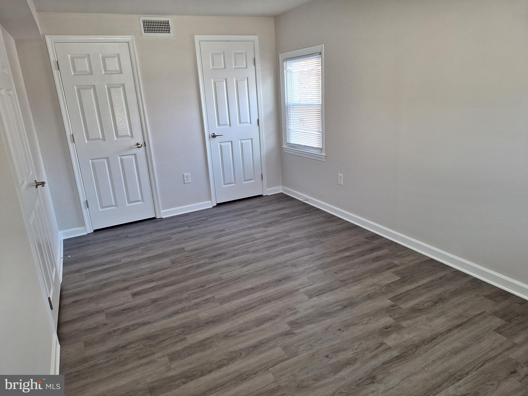 LONGWOOD CROSSING - Residential Lease