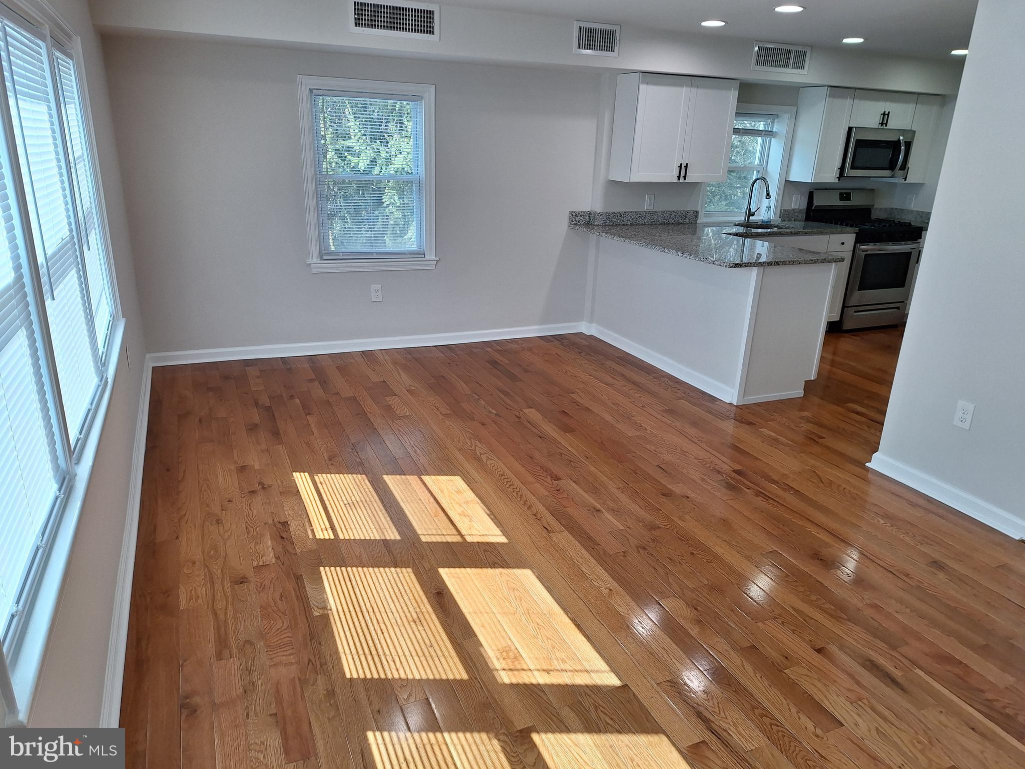 LONGWOOD CROSSING - Residential Lease