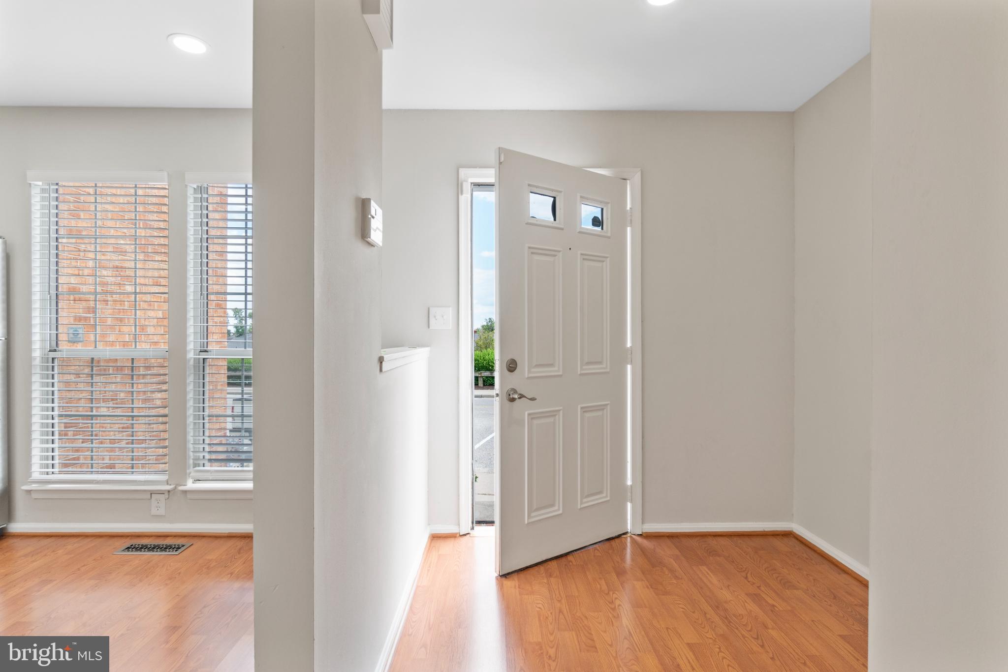 1004 DARTMOUTH GLEN WAY