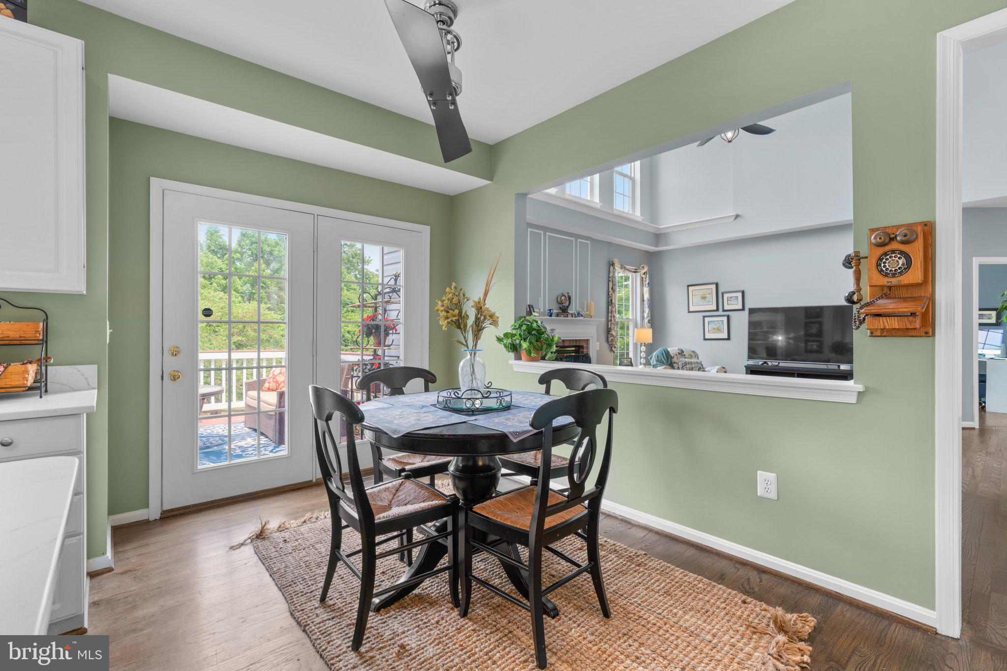 MANOR OAKS - Residential