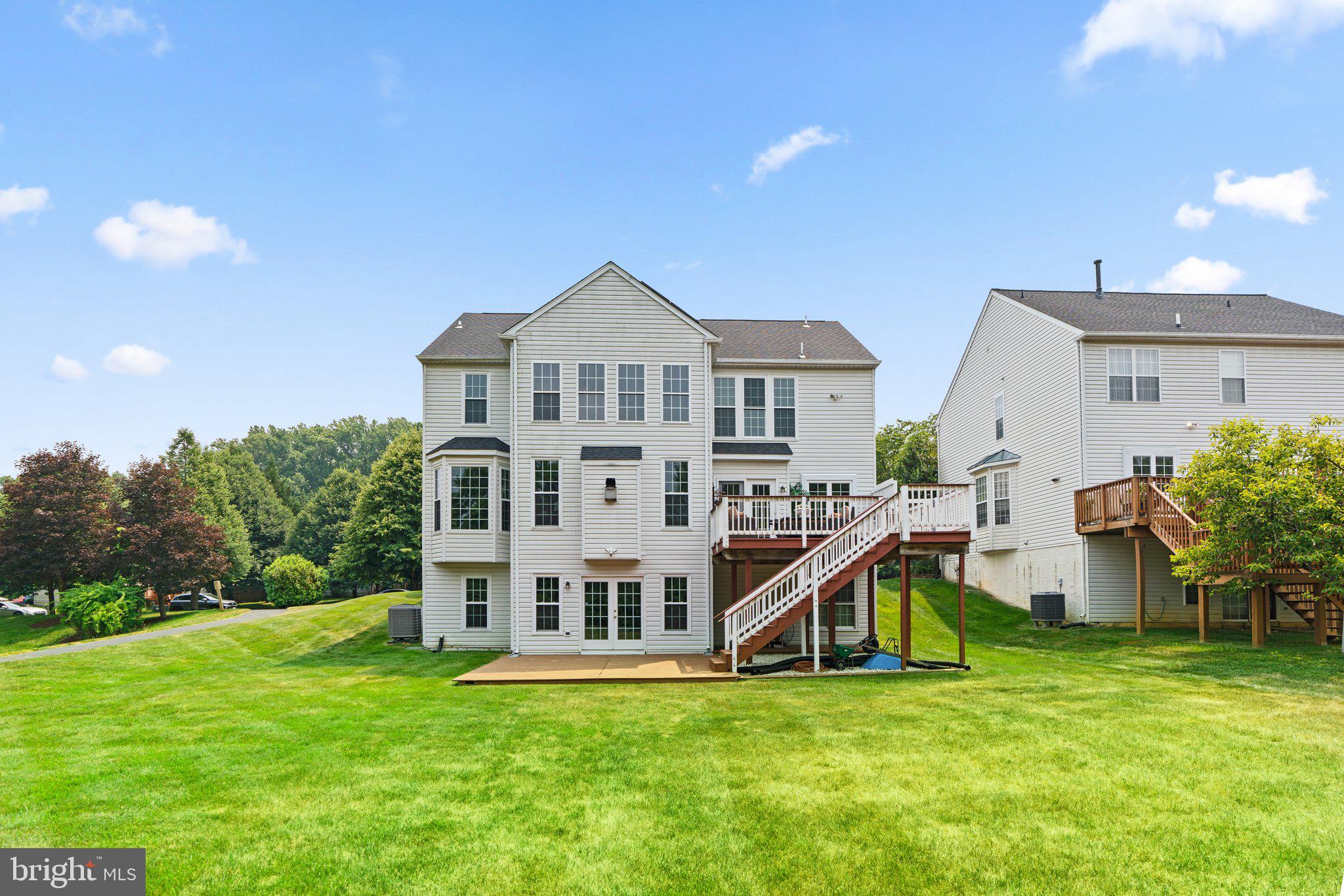 MANOR OAKS - Residential