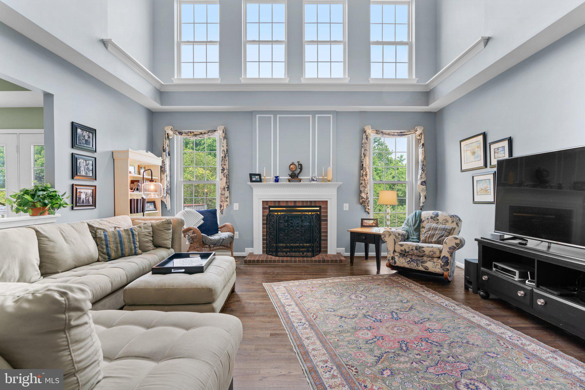 MANOR OAKS - Residential