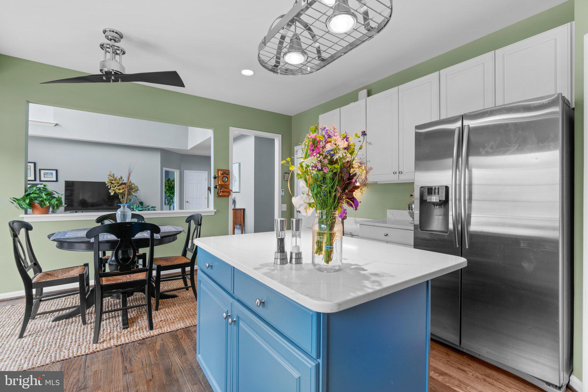 MANOR OAKS - Residential