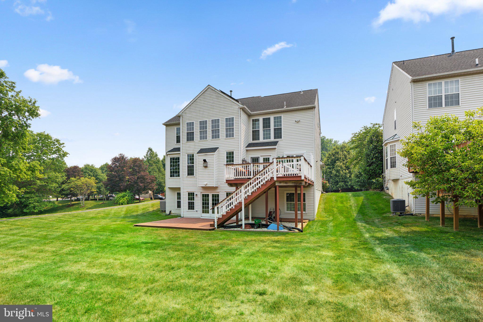 MANOR OAKS - Residential