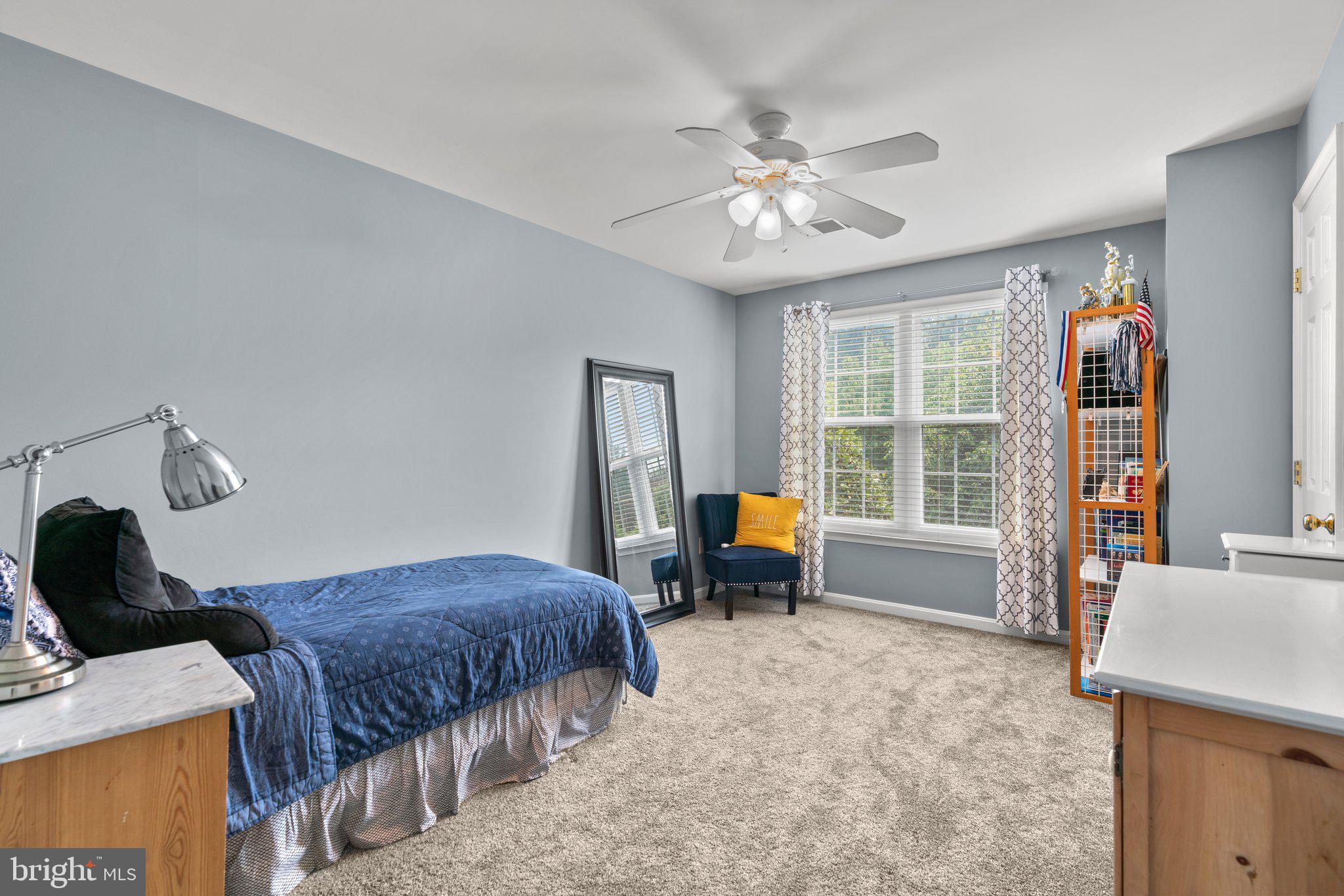 MANOR OAKS - Residential