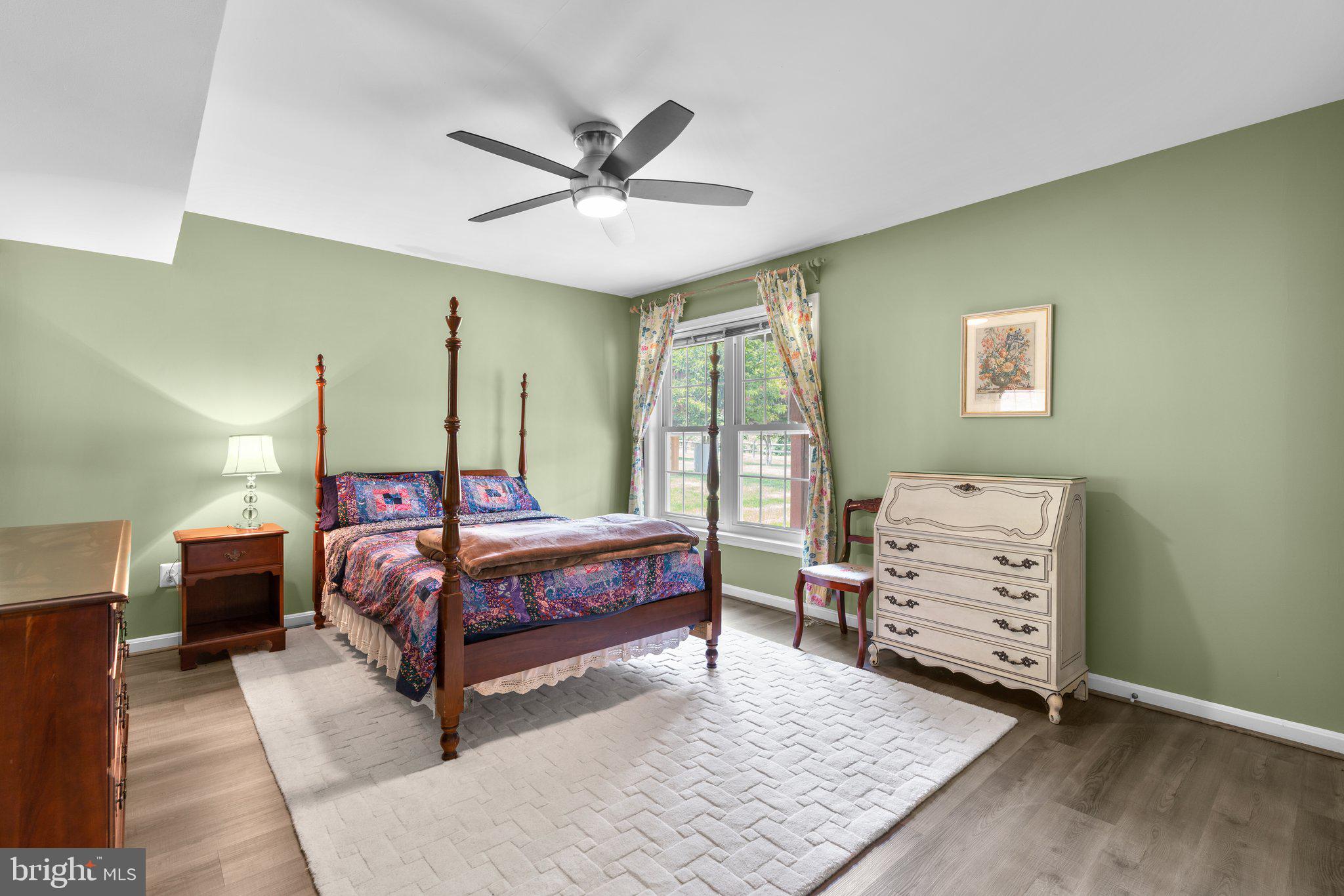 MANOR OAKS - Residential