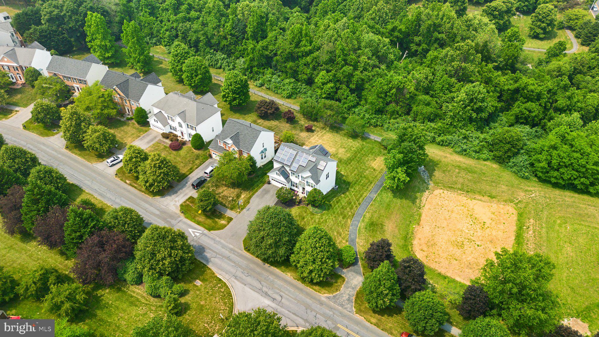 MANOR OAKS - Residential