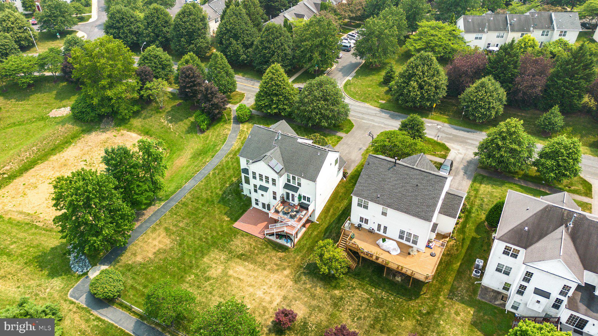 MANOR OAKS - Residential