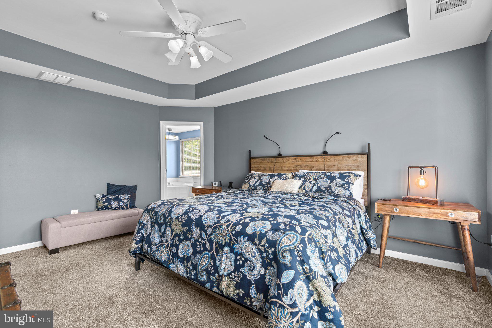 MANOR OAKS - Residential