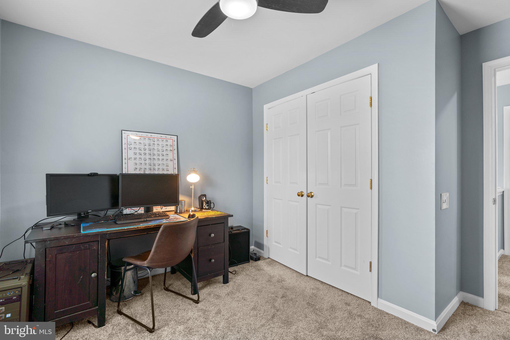 MANOR OAKS - Residential