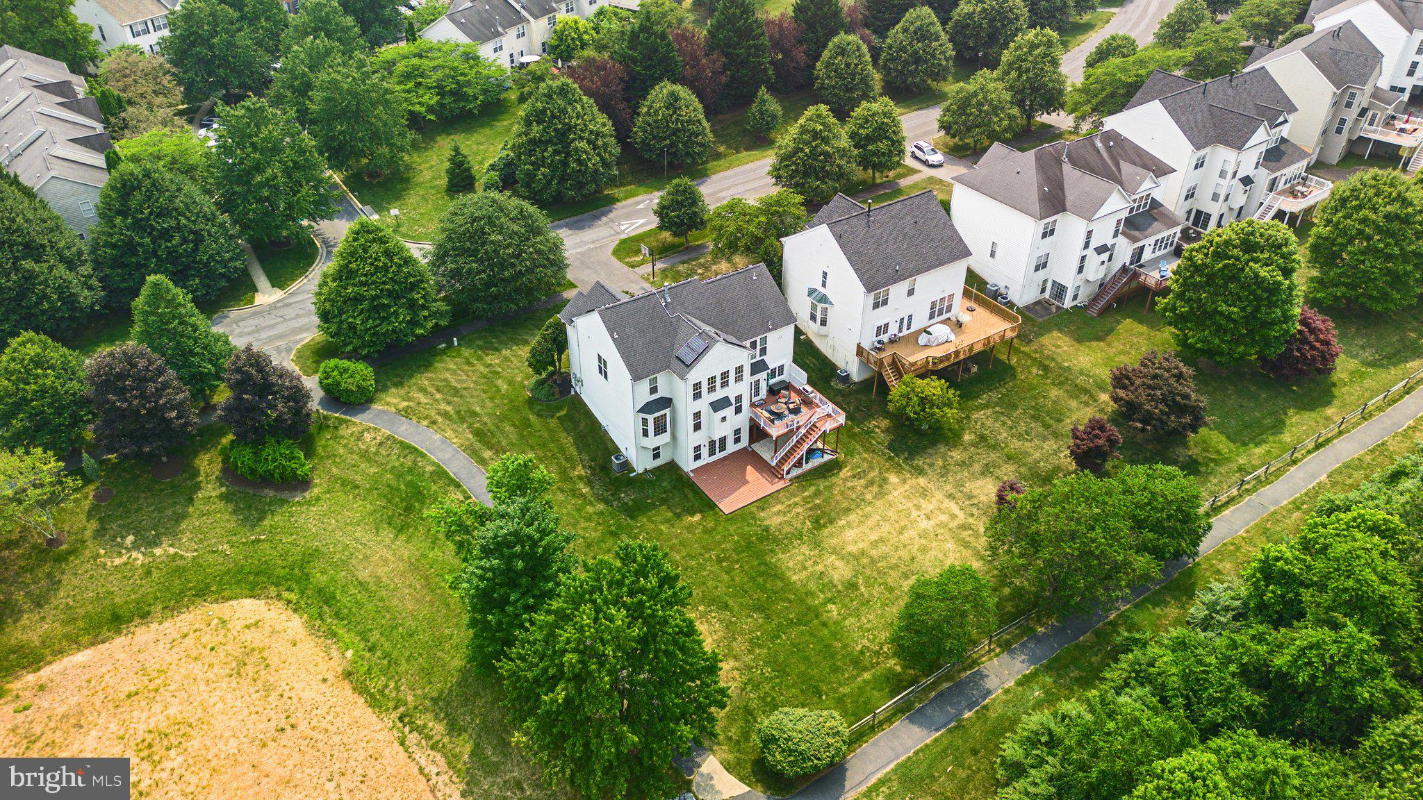 MANOR OAKS - Residential