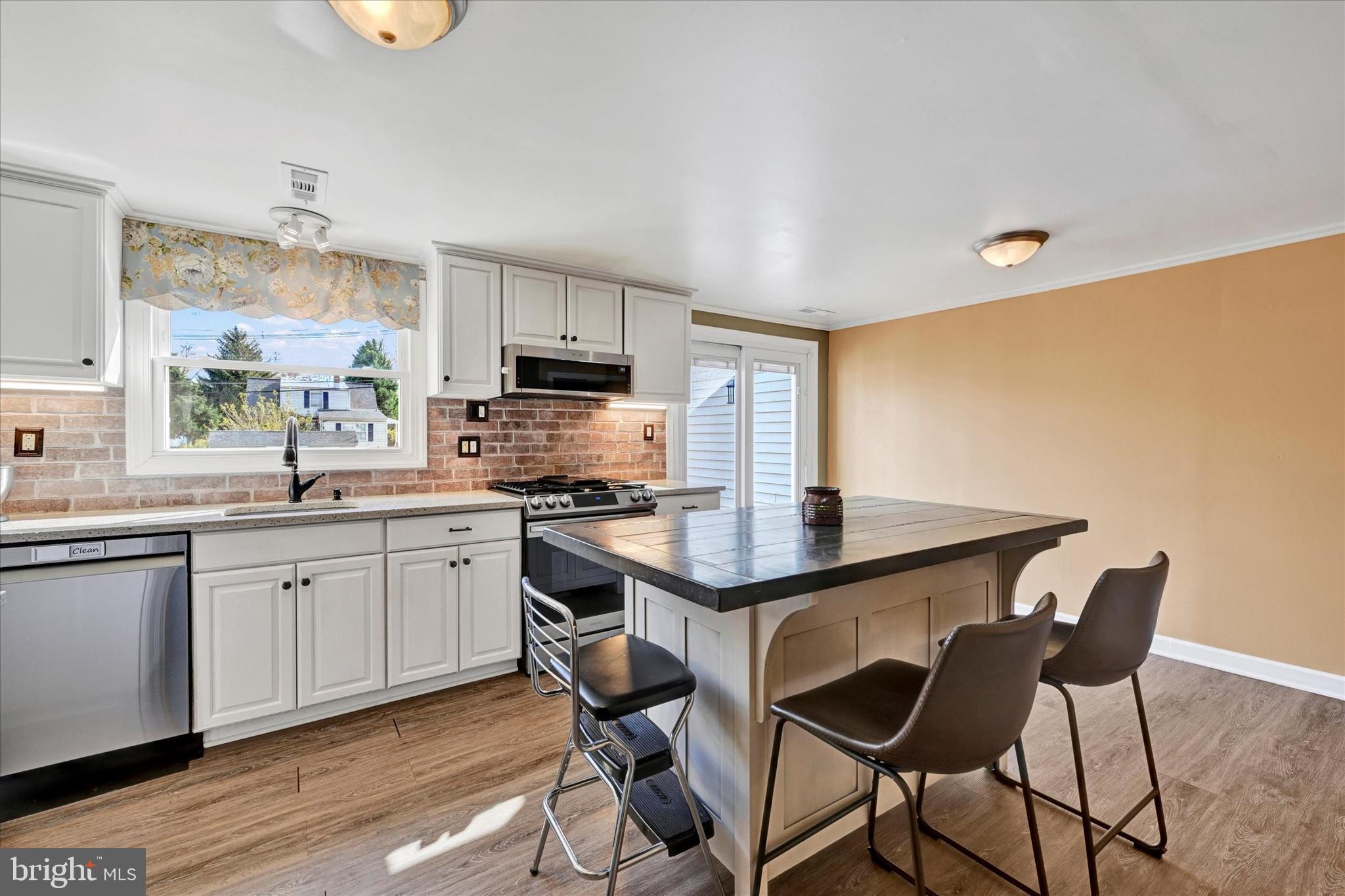 ORCHARD HILLS - Residential