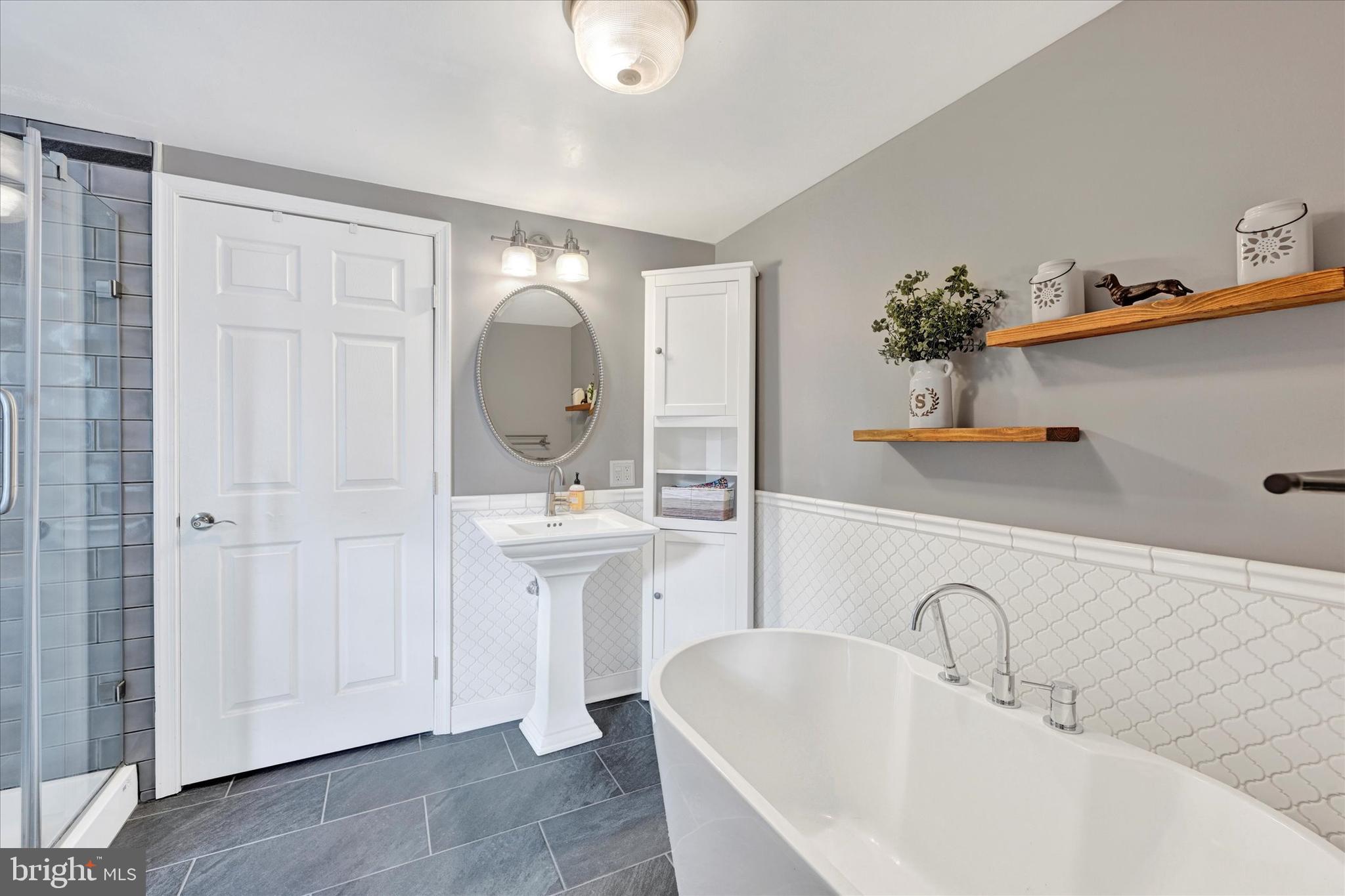 ORCHARD HILLS - Residential