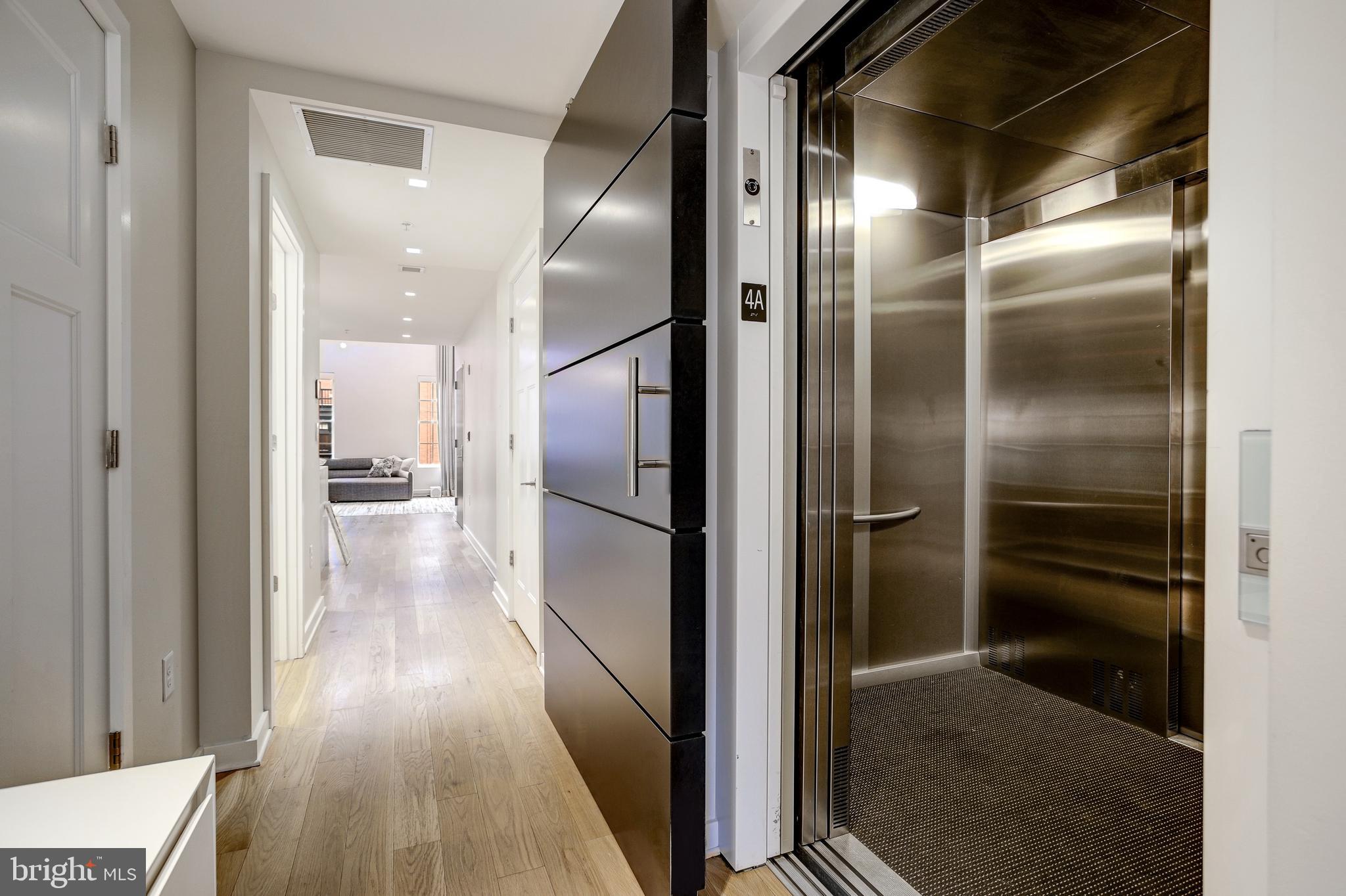 GASLIGHT SQUARE - Residential