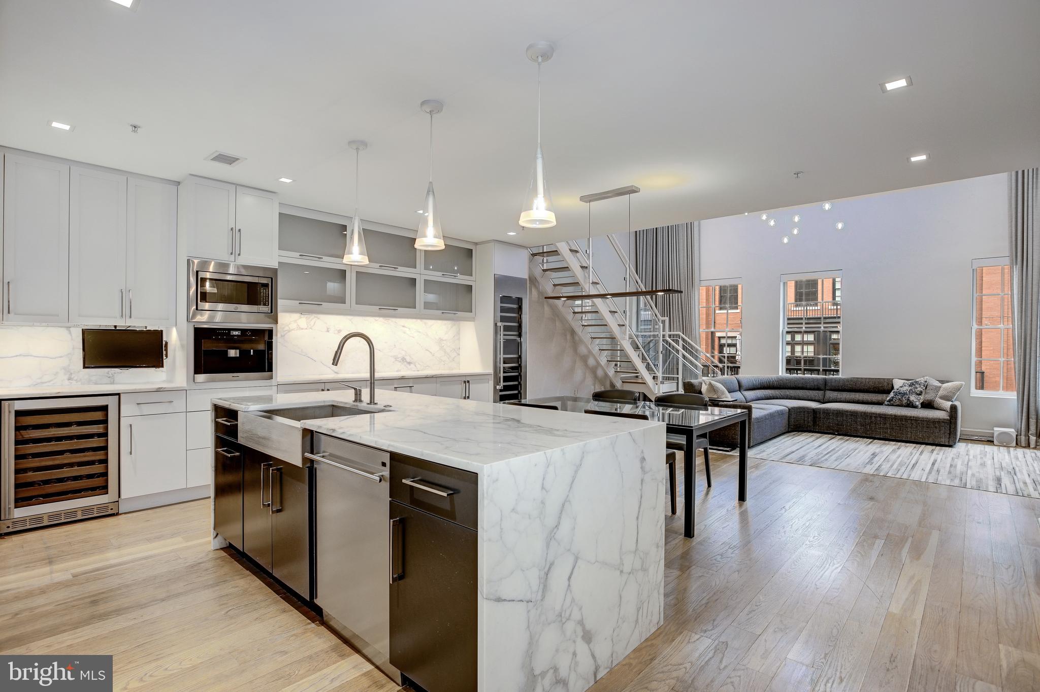 GASLIGHT SQUARE - Residential