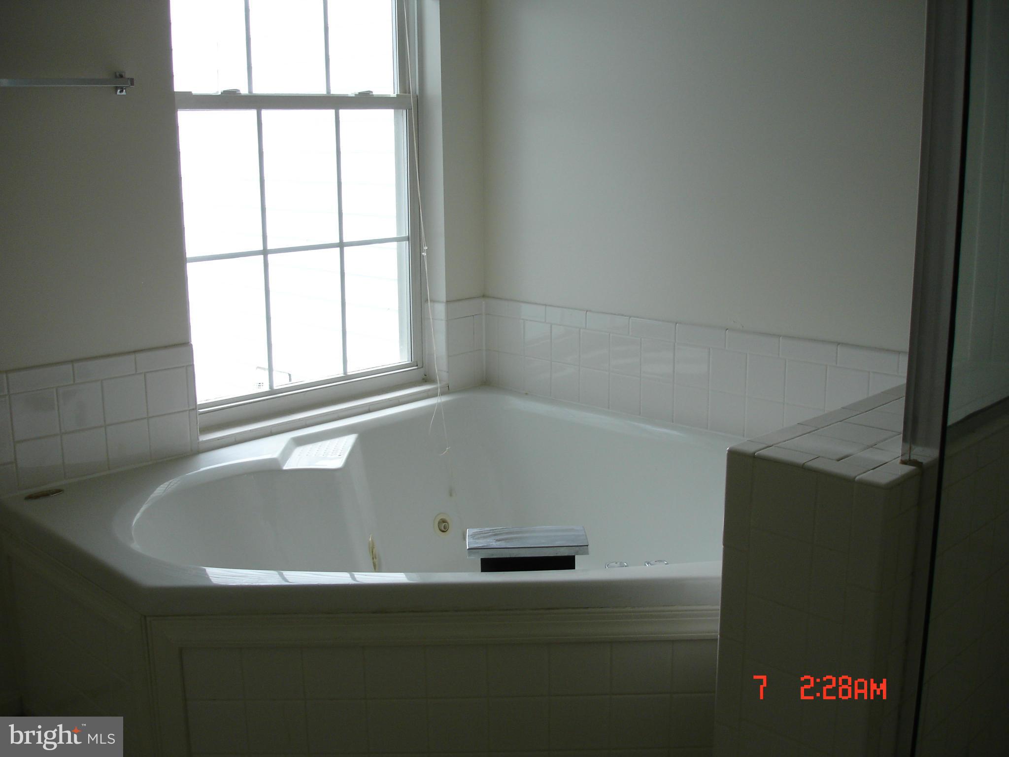 GERMANTOWN ESTATES - Residential Lease