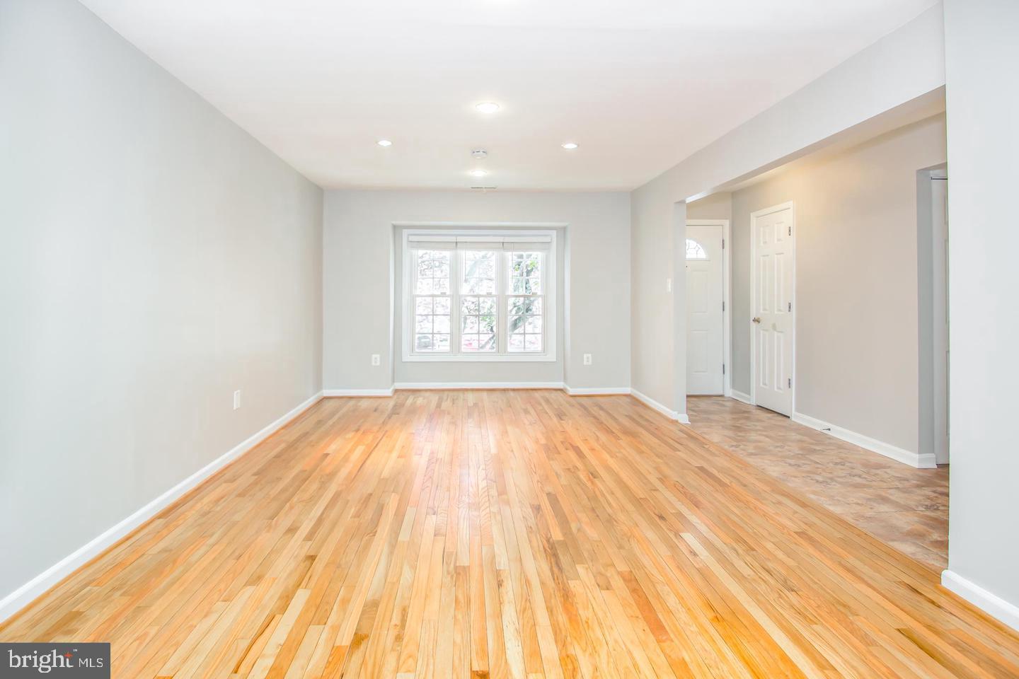 CROFTON MEWS - Residential Lease