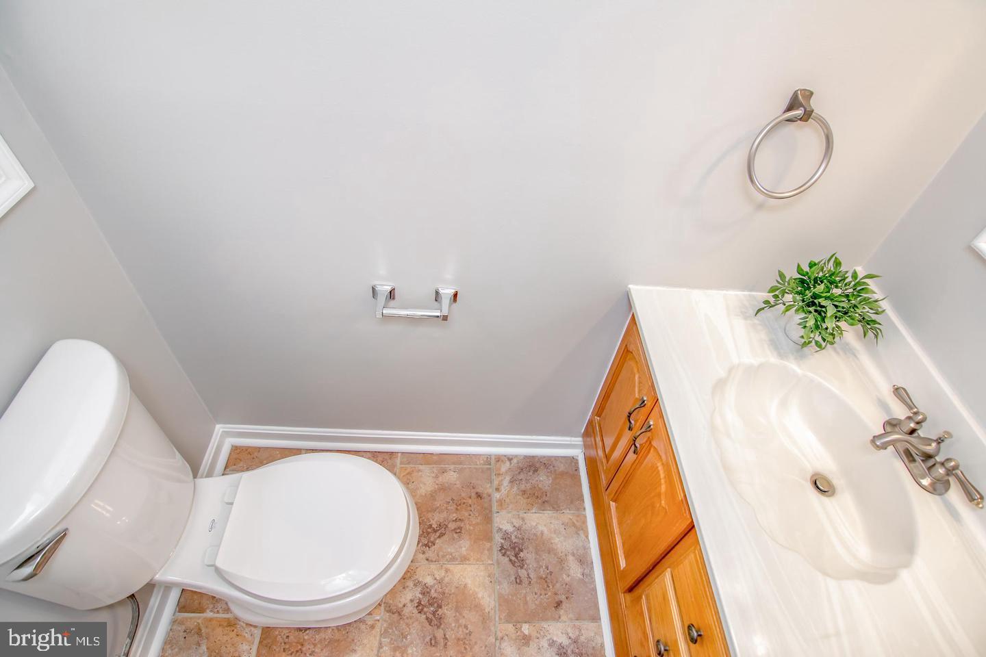 CROFTON MEWS - Residential Lease