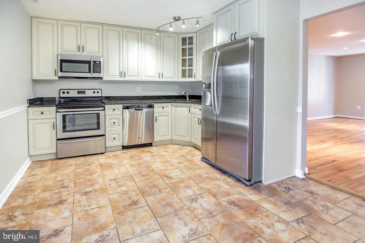 CROFTON MEWS - Residential Lease