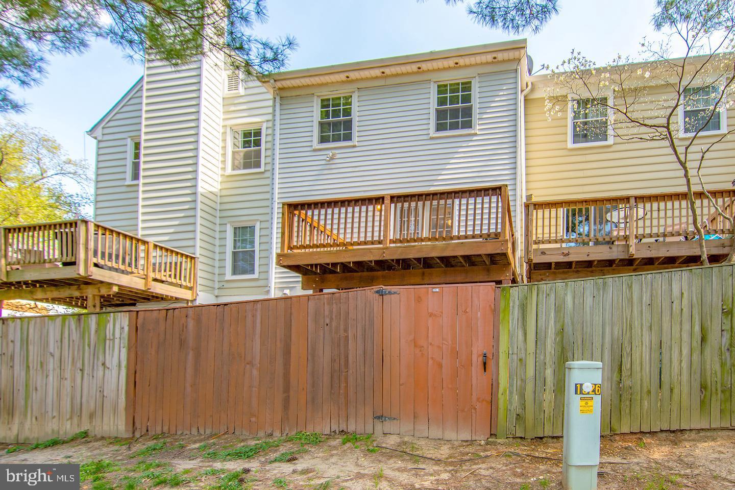 CROFTON MEWS - Residential Lease