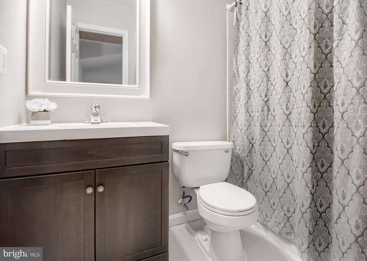 CROFTON MEWS - Residential Lease