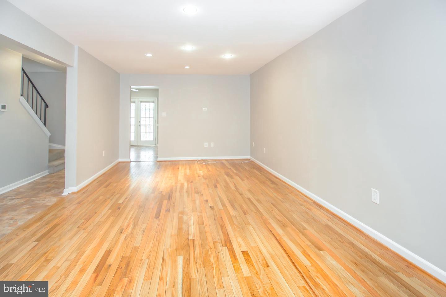 CROFTON MEWS - Residential Lease