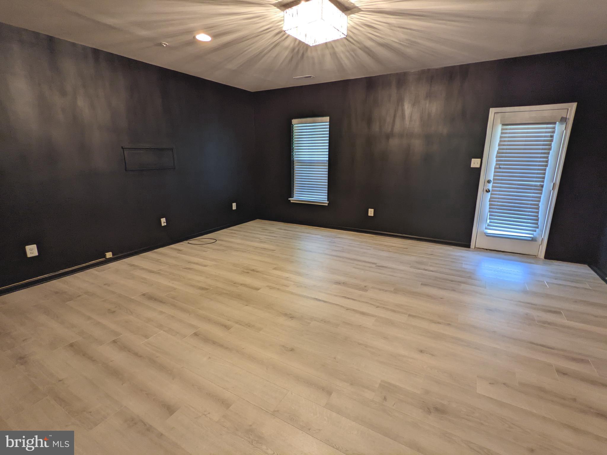 TANYARD COVE NORTH - Residential Lease