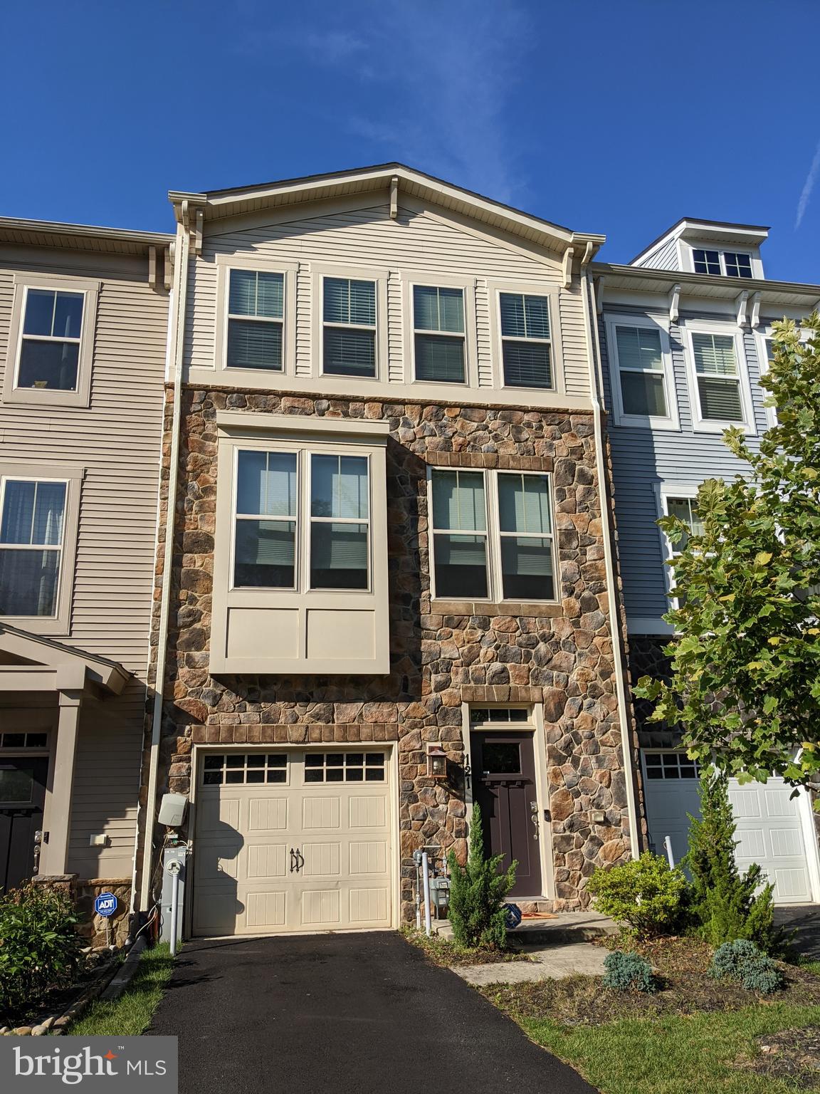 TANYARD COVE NORTH - Residential Lease