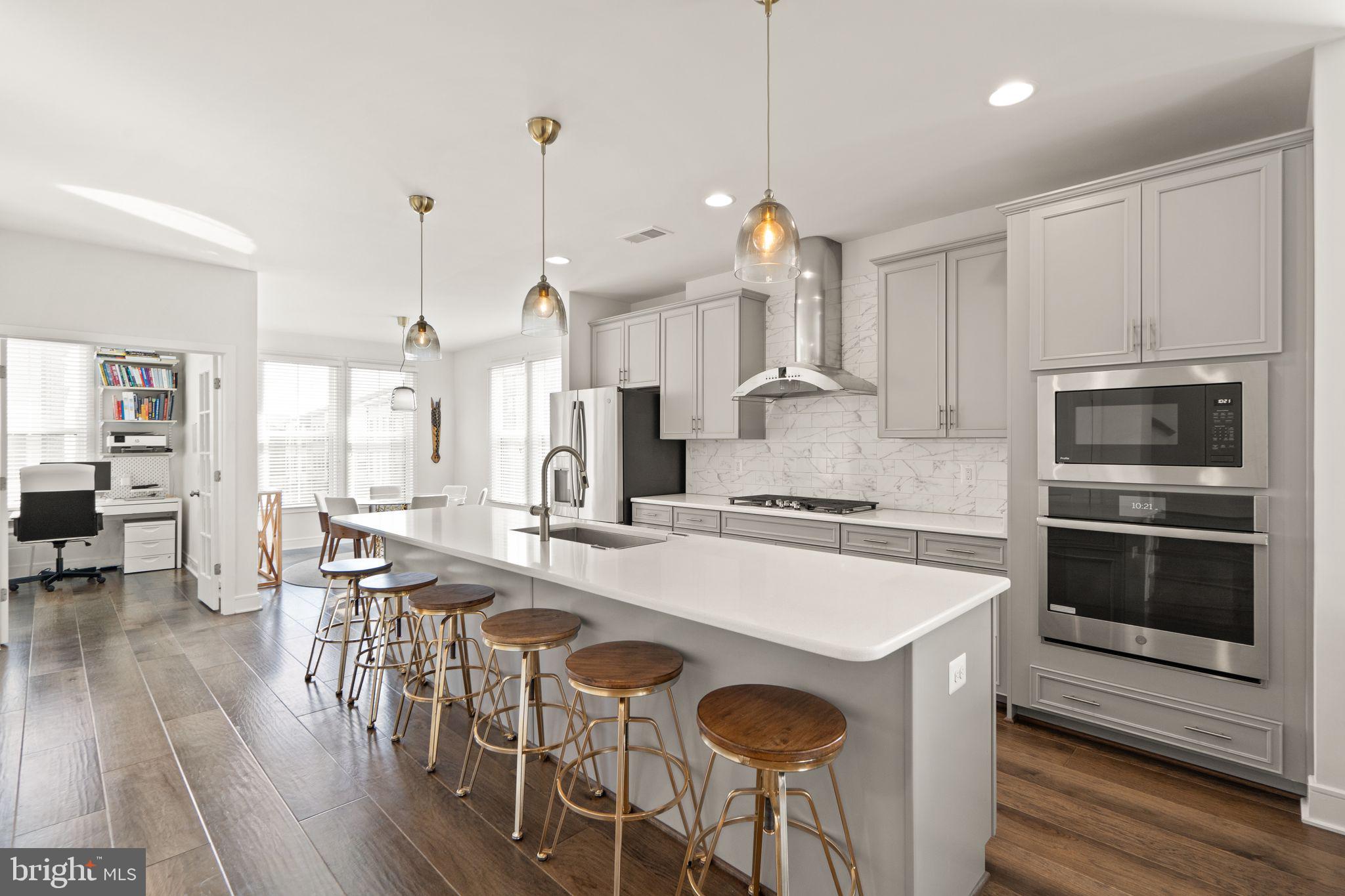 GARDEN DISTRICT AT BRAMBLETON TOWN CENTER - Residential