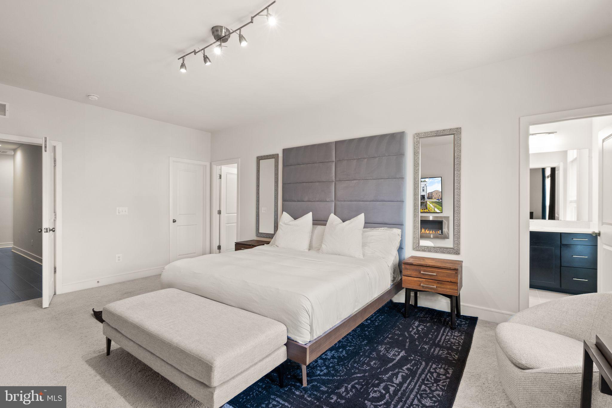 GARDEN DISTRICT AT BRAMBLETON TOWN CENTER - Residential