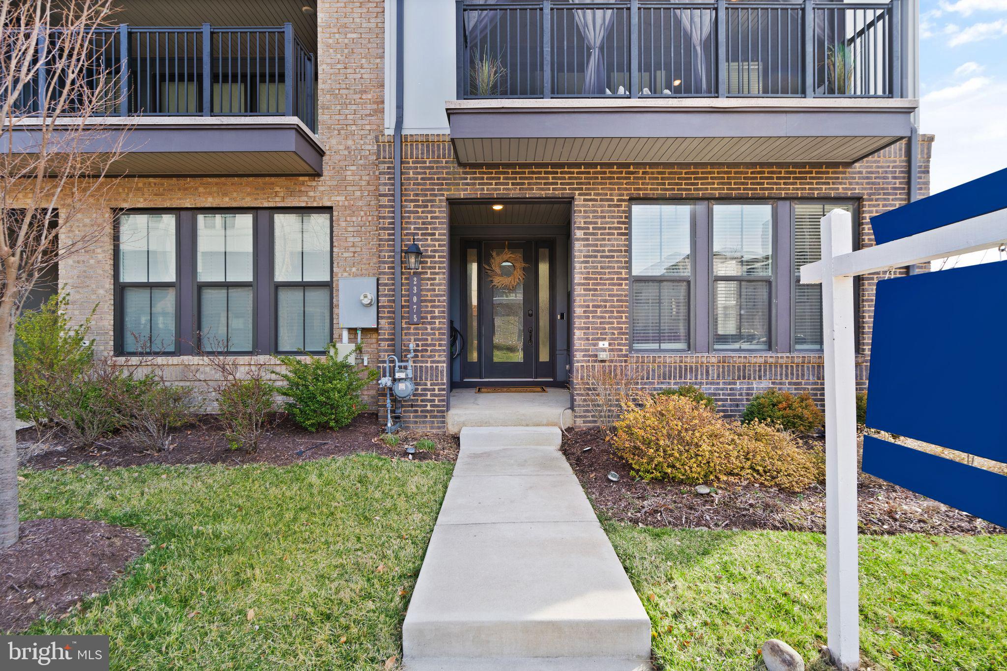 GARDEN DISTRICT AT BRAMBLETON TOWN CENTER - Residential