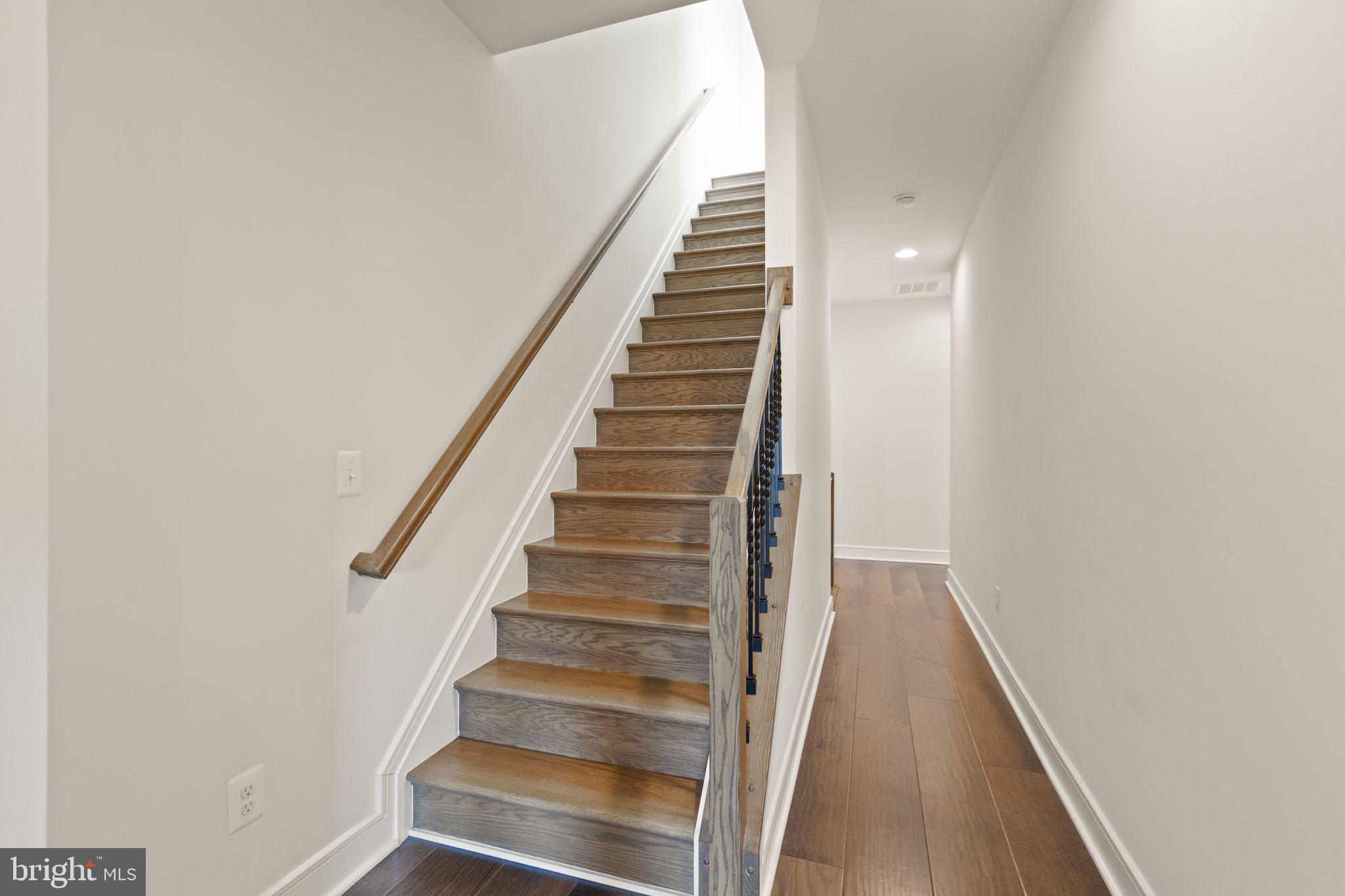 GARDEN DISTRICT AT BRAMBLETON TOWN CENTER - Residential