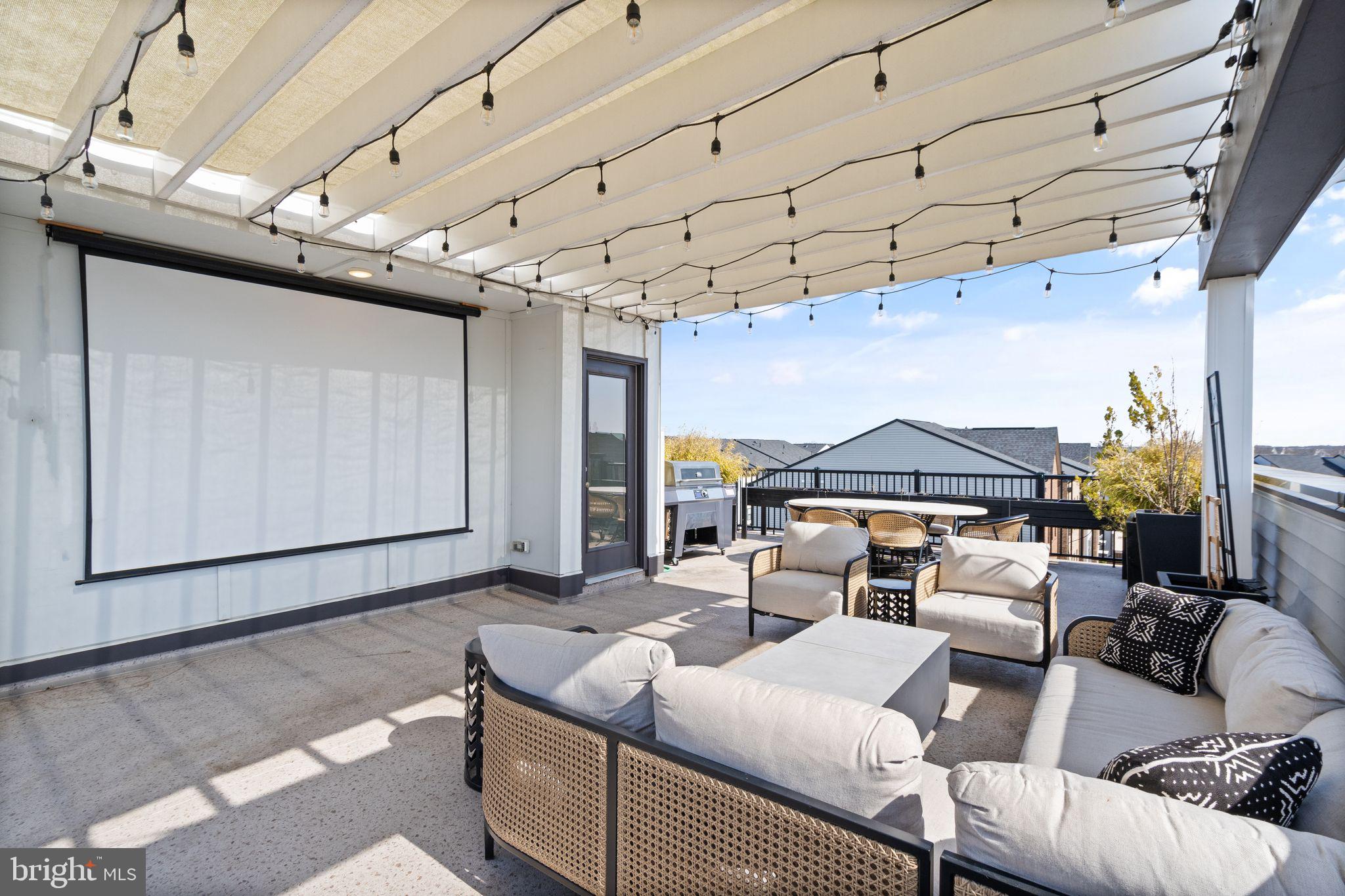 GARDEN DISTRICT AT BRAMBLETON TOWN CENTER - Residential