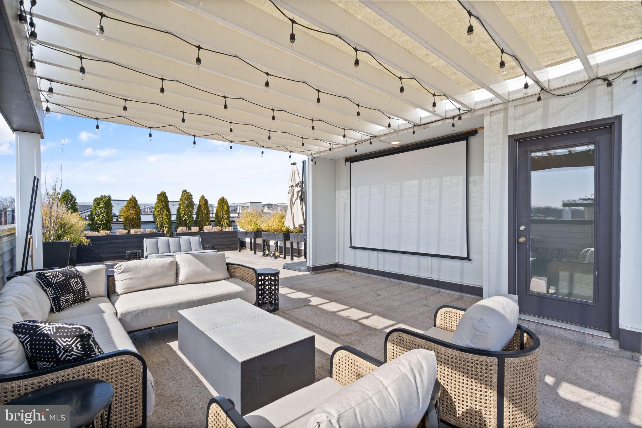 GARDEN DISTRICT AT BRAMBLETON TOWN CENTER - Residential