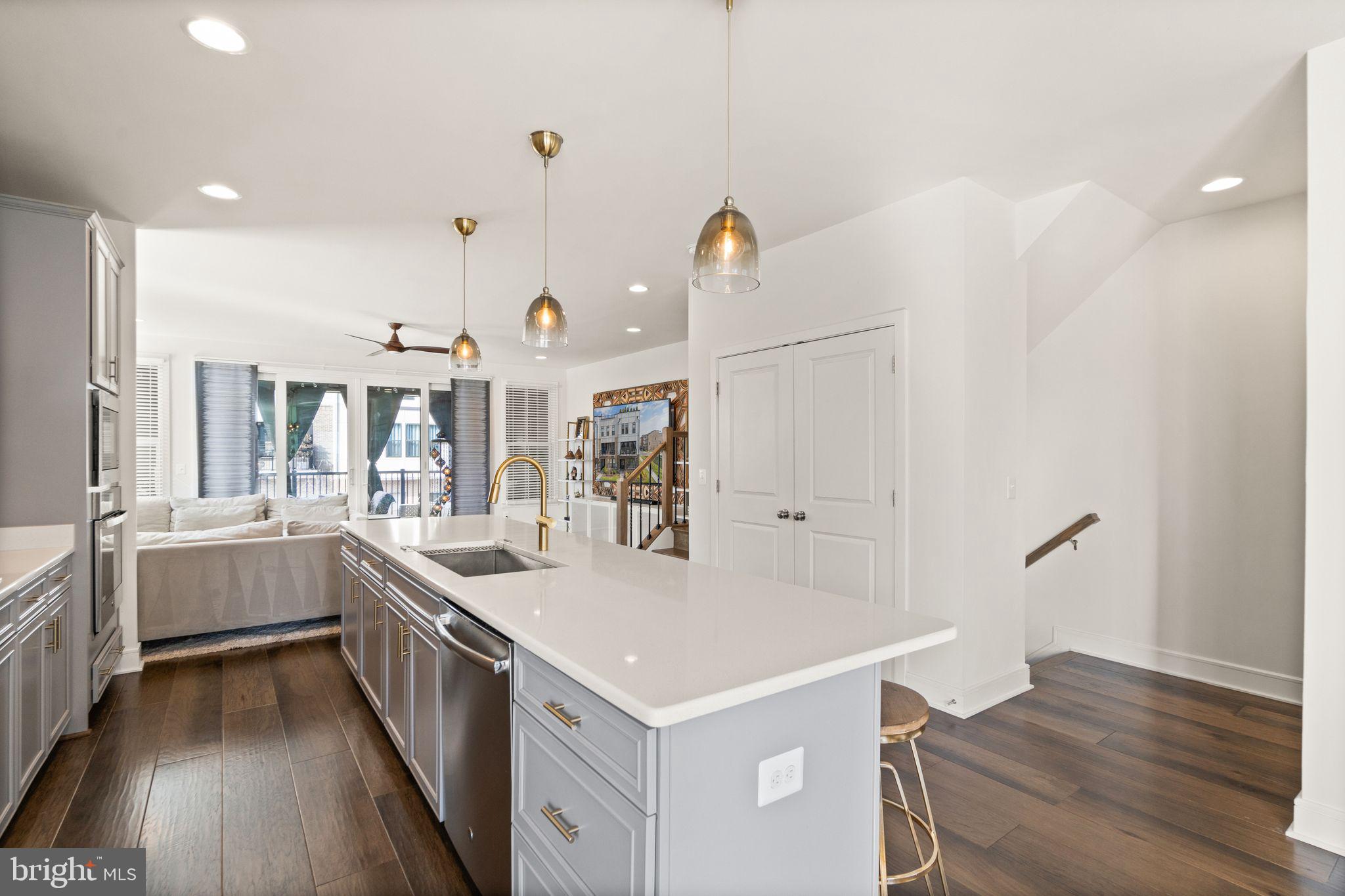 GARDEN DISTRICT AT BRAMBLETON TOWN CENTER - Residential