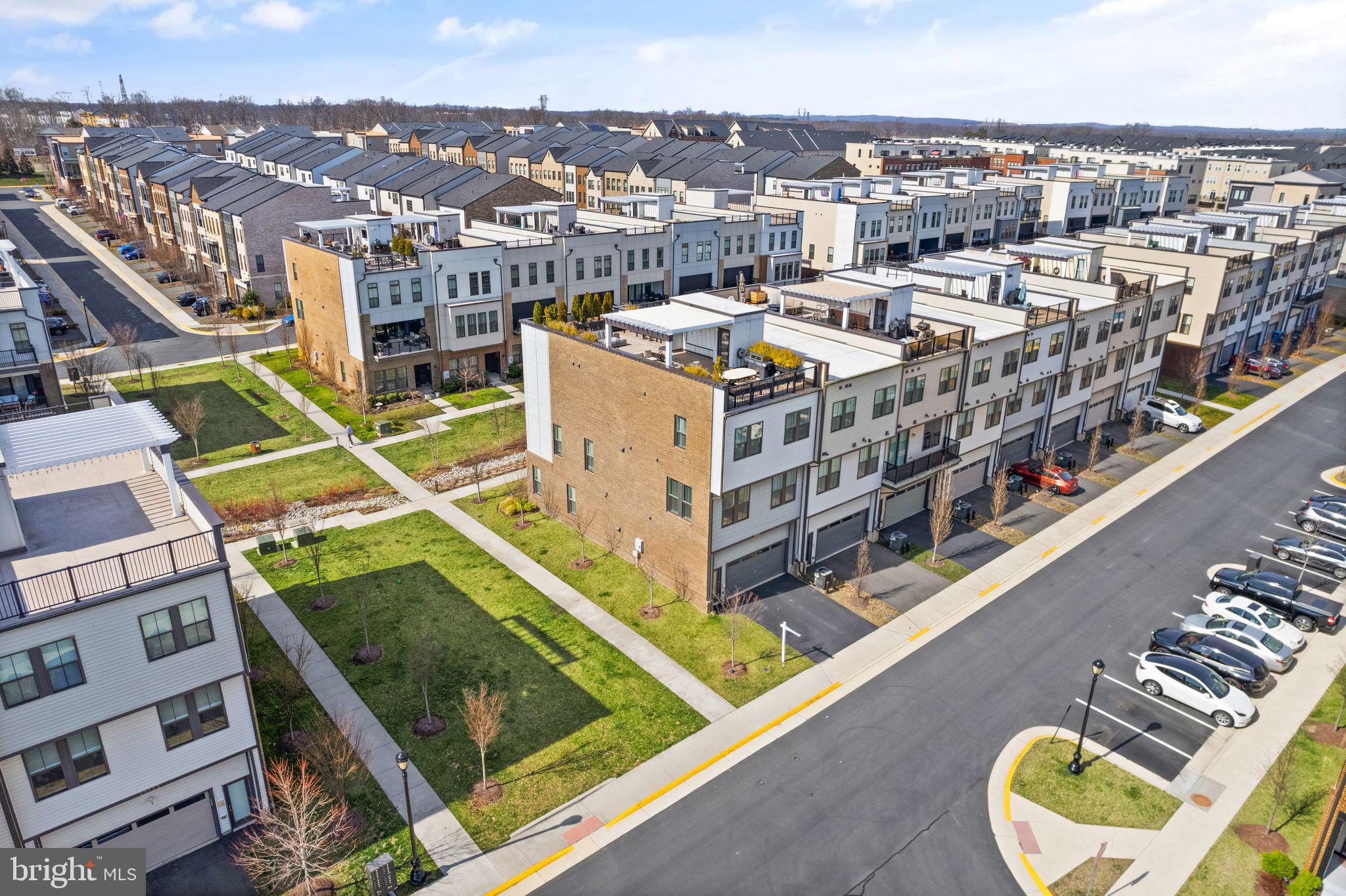 GARDEN DISTRICT AT BRAMBLETON TOWN CENTER - Residential