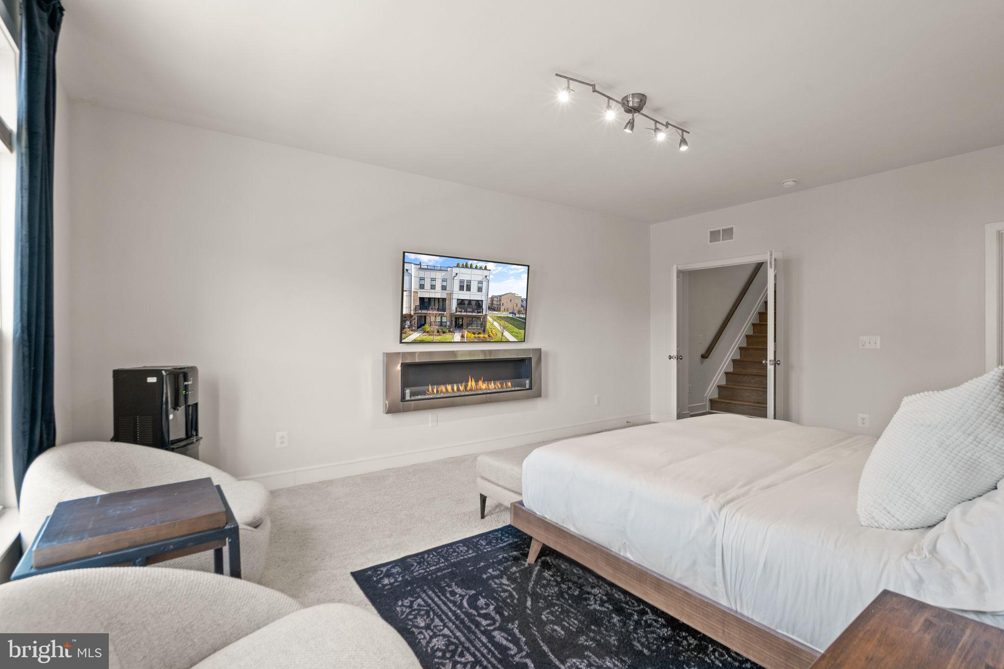 GARDEN DISTRICT AT BRAMBLETON TOWN CENTER - Residential