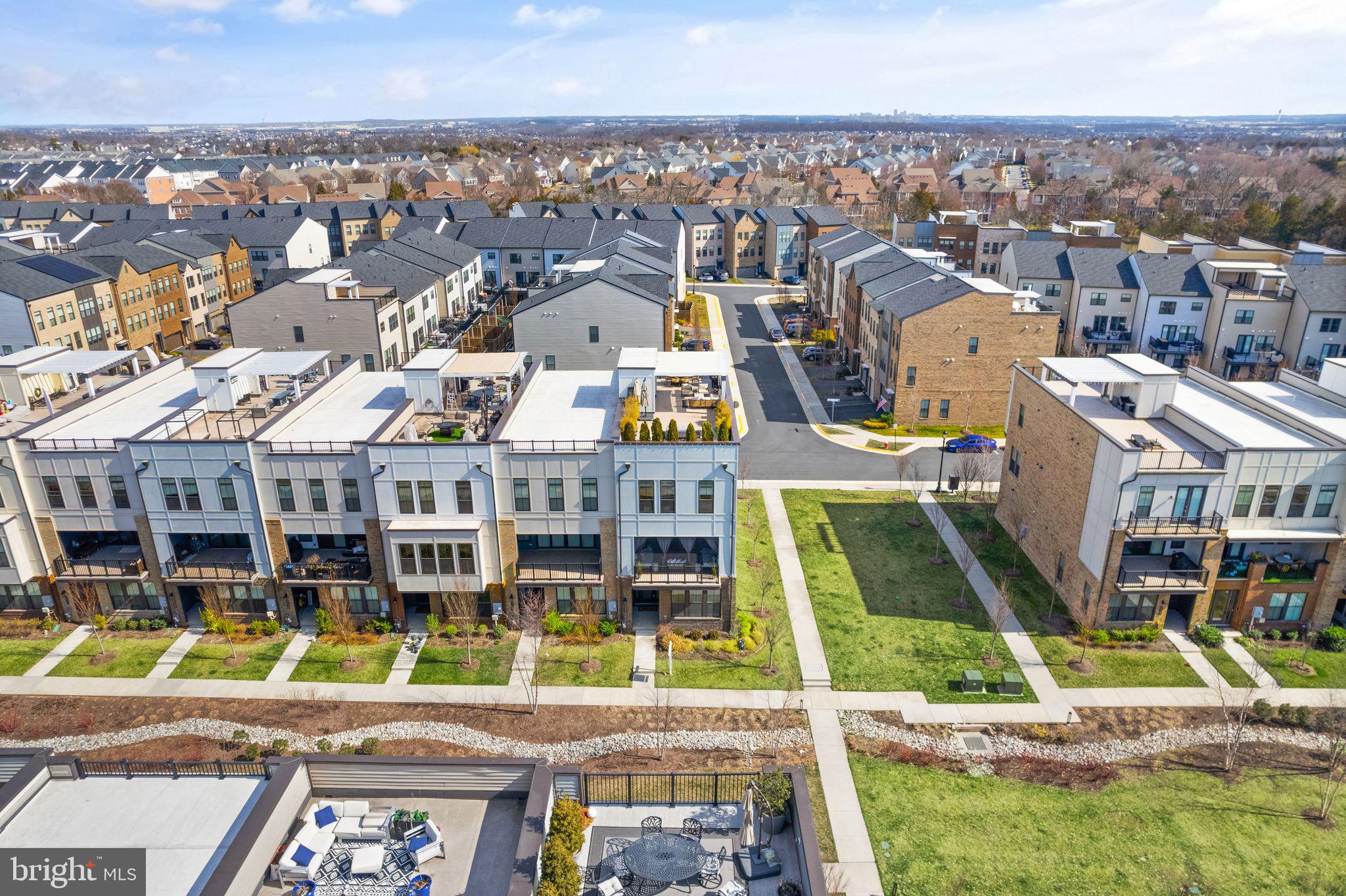 GARDEN DISTRICT AT BRAMBLETON TOWN CENTER - Residential