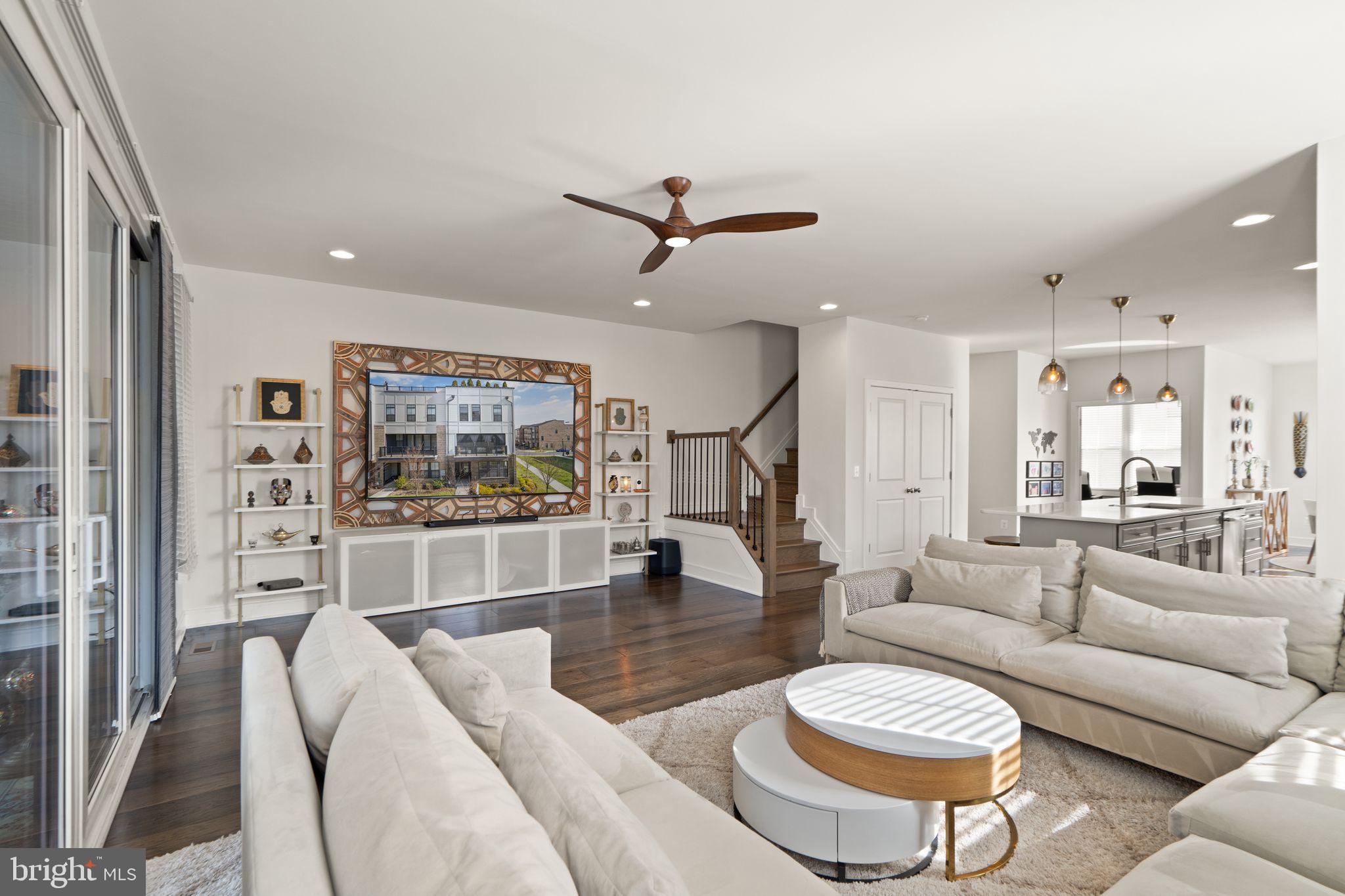 GARDEN DISTRICT AT BRAMBLETON TOWN CENTER - Residential