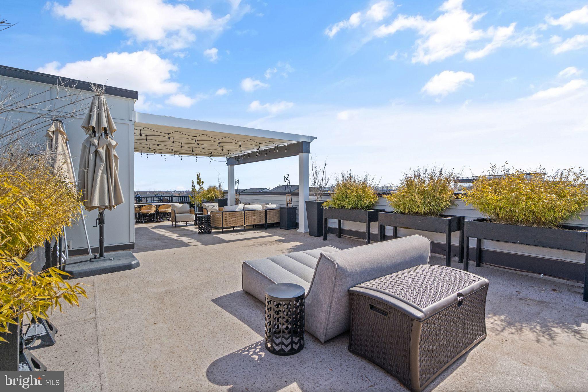 GARDEN DISTRICT AT BRAMBLETON TOWN CENTER - Residential