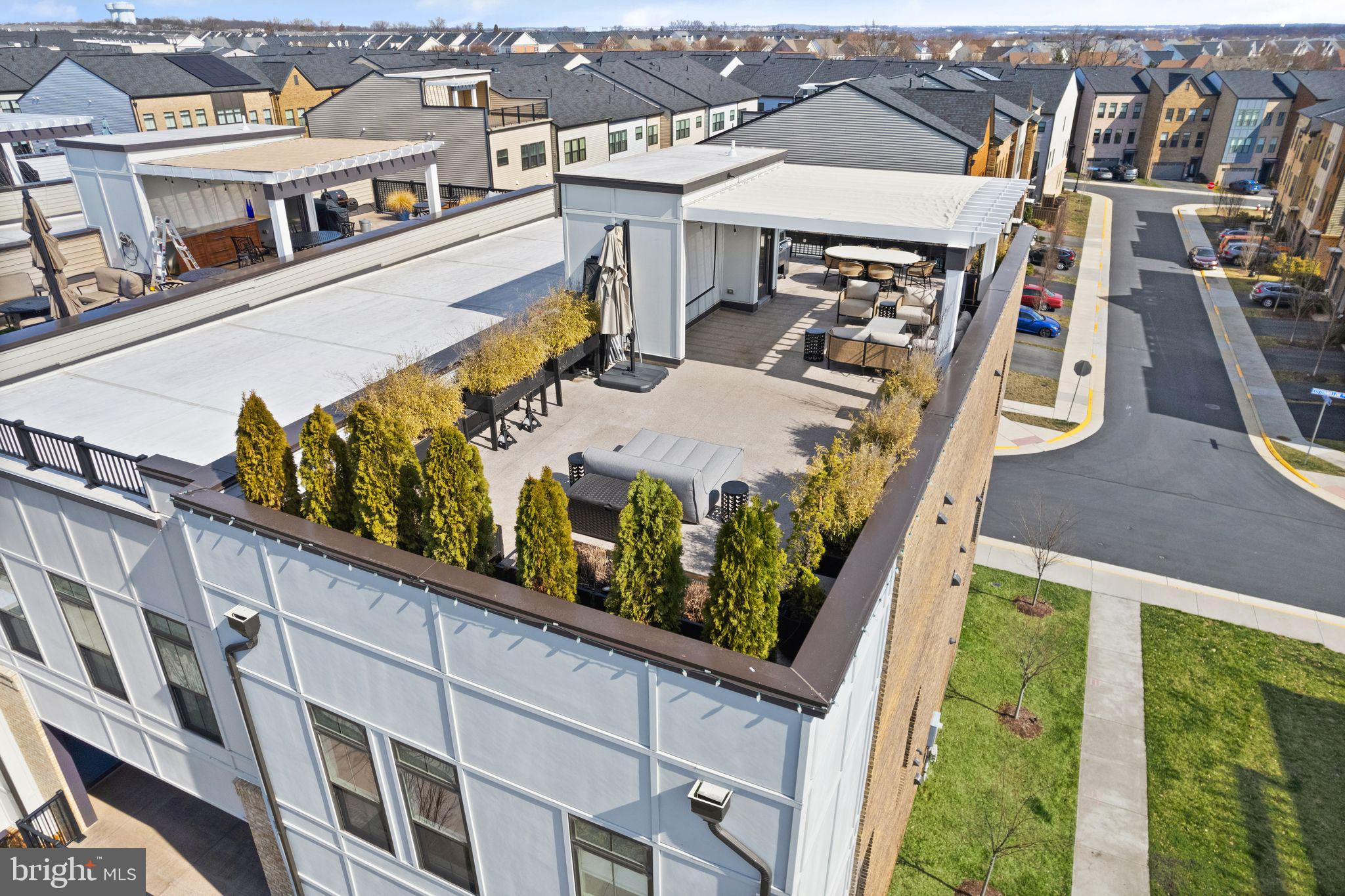 GARDEN DISTRICT AT BRAMBLETON TOWN CENTER - Residential