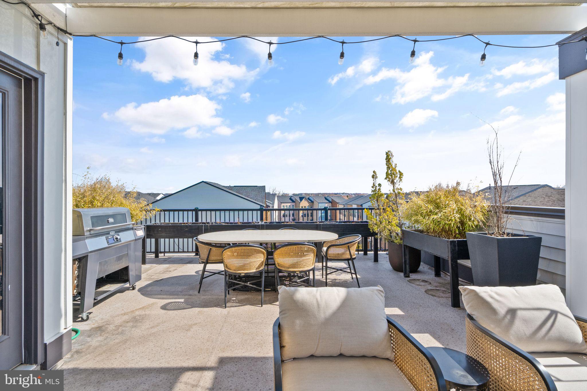 GARDEN DISTRICT AT BRAMBLETON TOWN CENTER - Residential