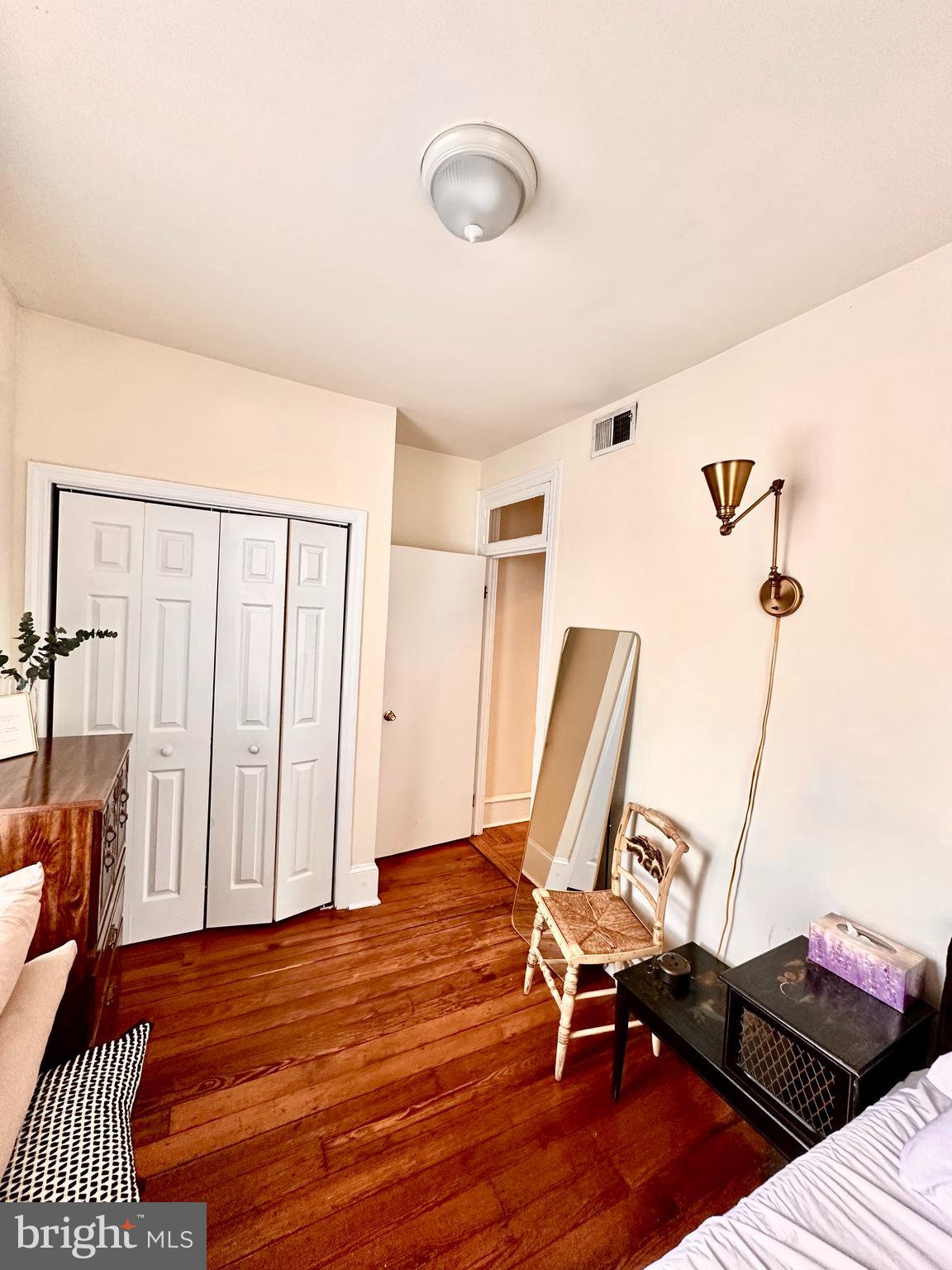 EAST FALLS - Residential Lease