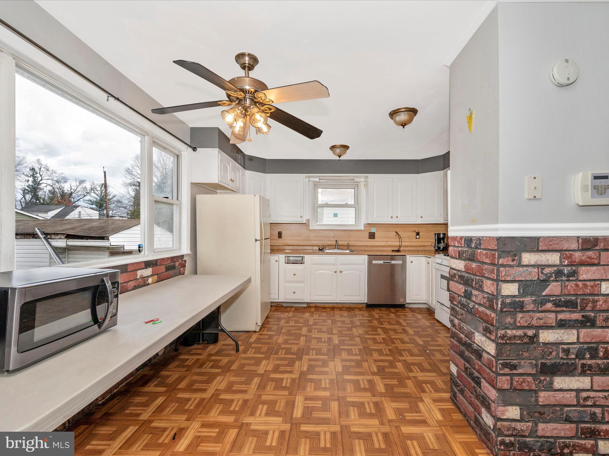 BERWYN PARK - Residential