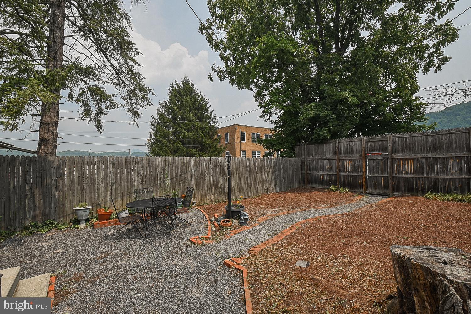 WEST END - Residential