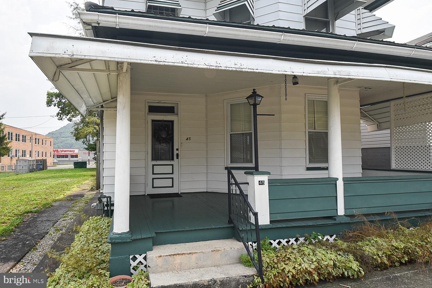 WEST END - Residential