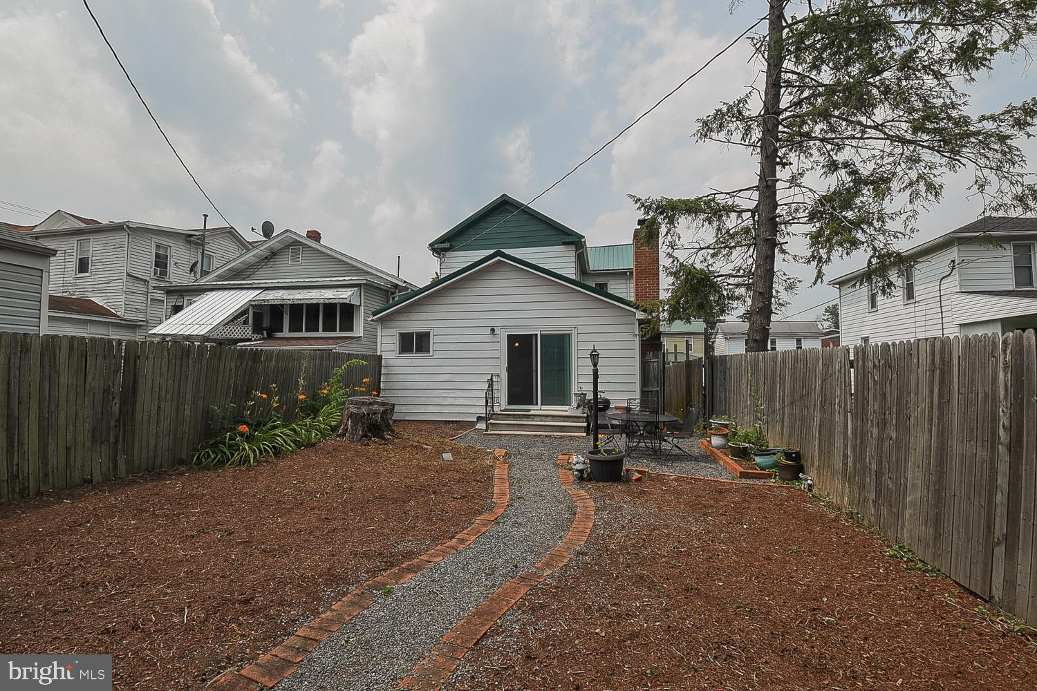 WEST END - Residential