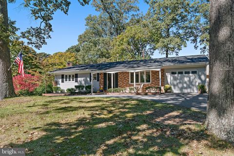 621 KENSINGTON AVENUE SEVERNA PARK MD 21146