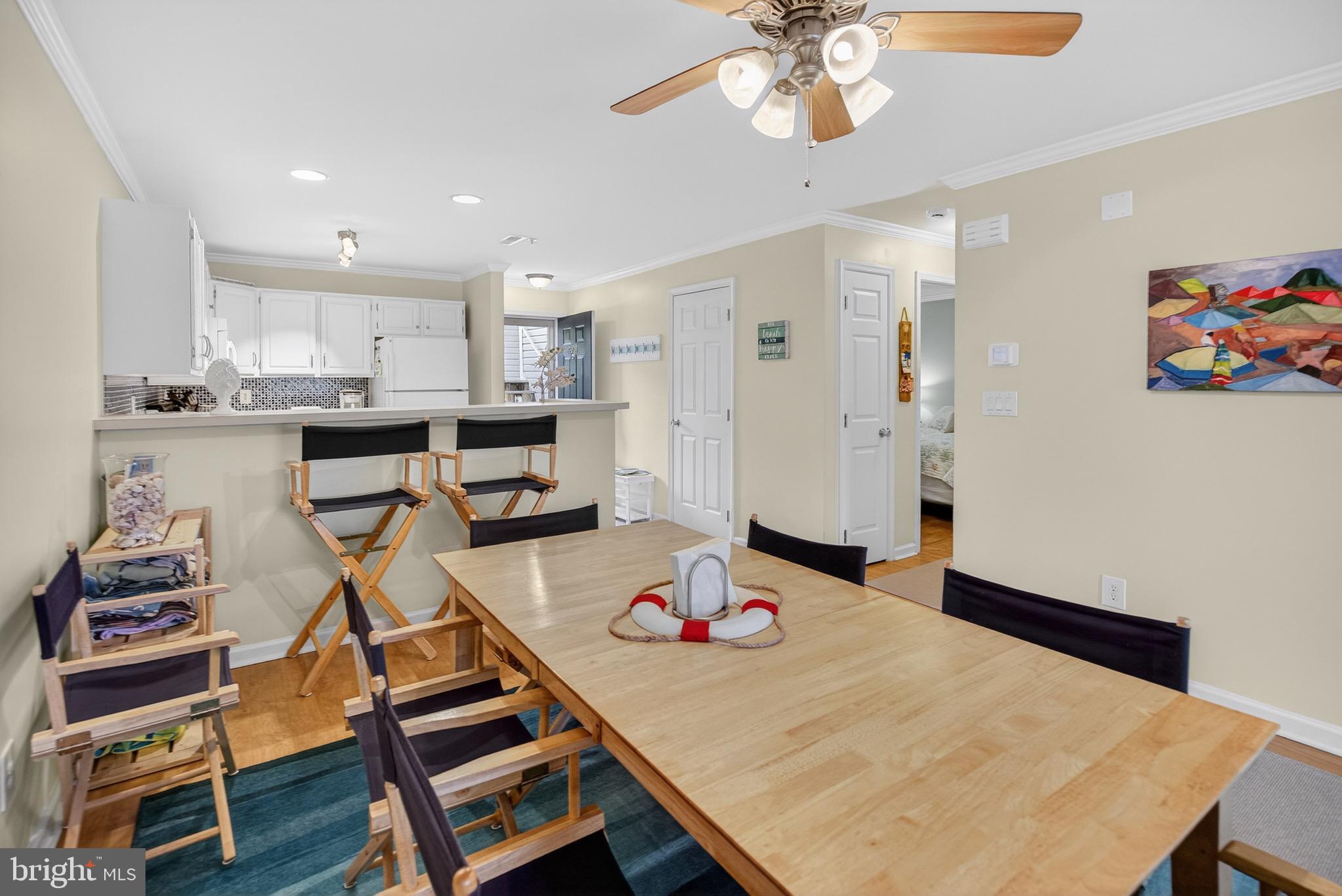 SANIBEL VILLAGE - Residential