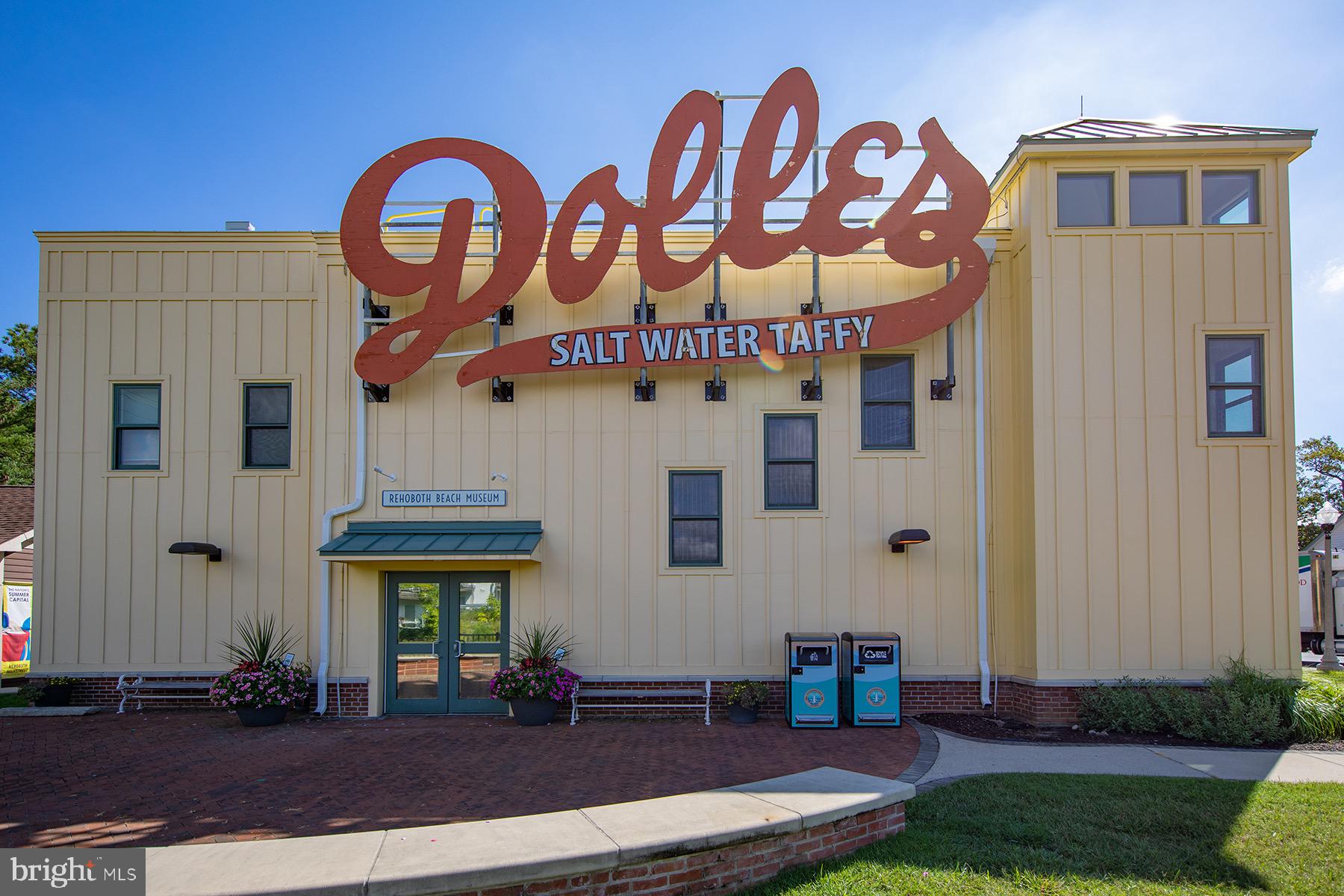 SANIBEL VILLAGE - Residential